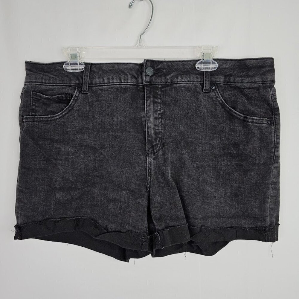 TIME AND TRU Jean Shorts size 18 BLACK Distressed Denim Goth Grunge Mid Rise - Picture 2 of 7